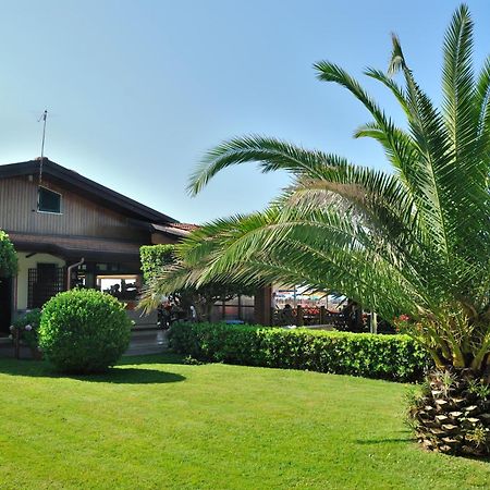 Campeggio Italia Marina di Massa Exterior foto